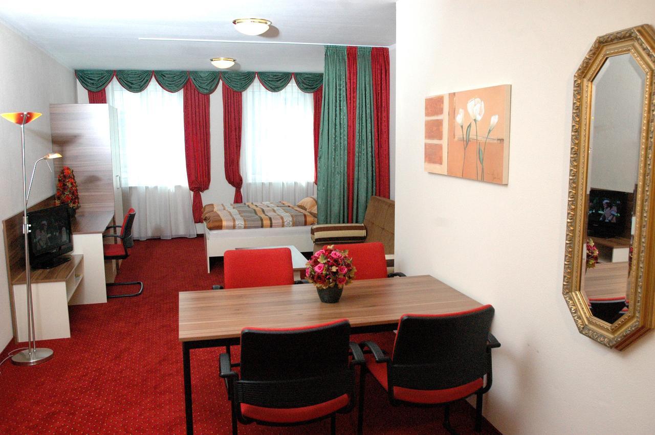 Hotel Garni Daniela Urich Schwanenstadt Eksteriør billede